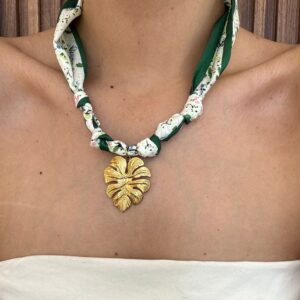 Collar de Tela de Hoja